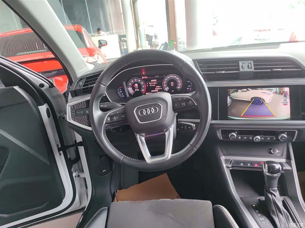 Audi Q3, 2019 11