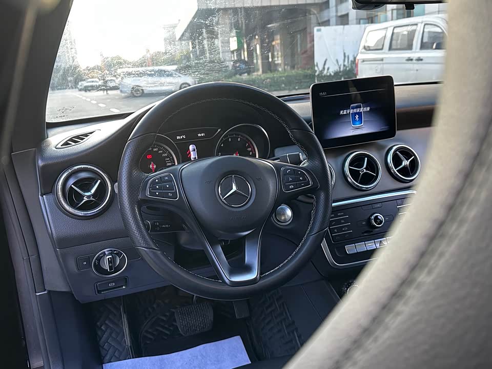 Mercedes-Benz CLA