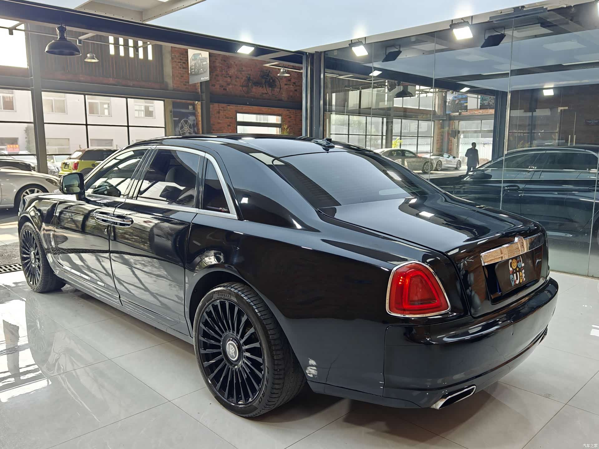 Rolls-Royce Ghost, 2012 10