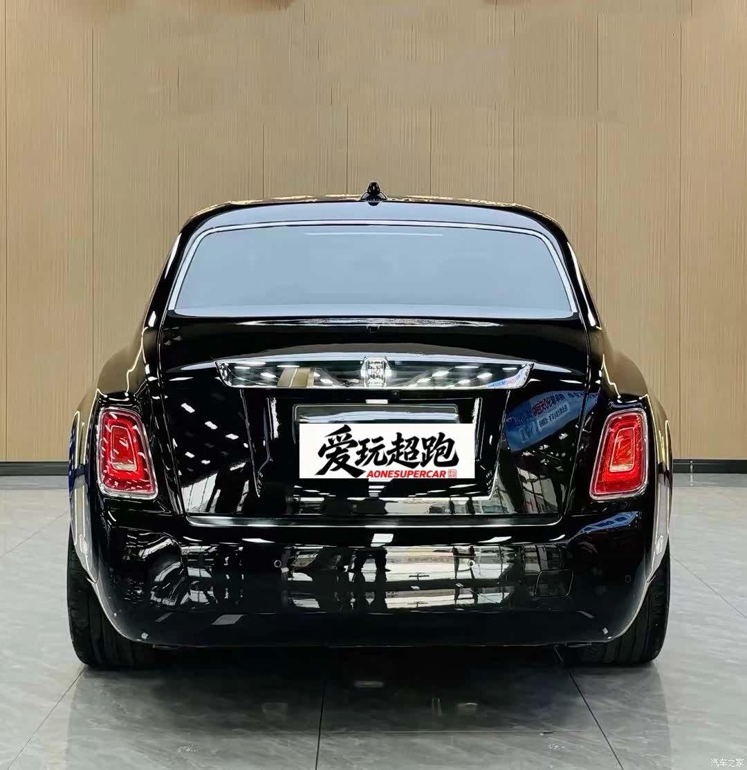 Rolls-Royce Phantom, 2021 3