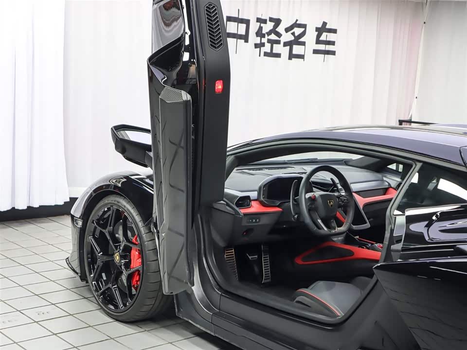 Lamborghini Revuelto Lamborghini Revuelto