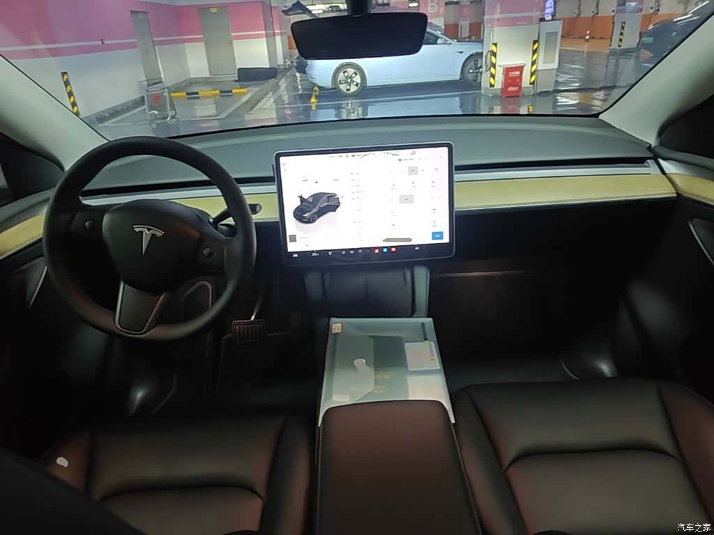 Tesla Model Y, 2023 10