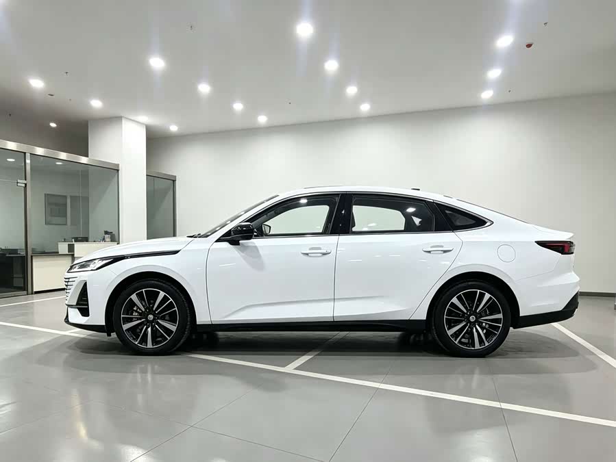 Changan Eado 2025, фото 3