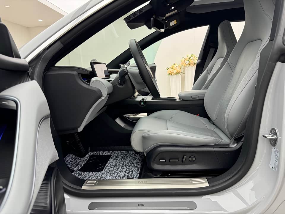 NIO ET5