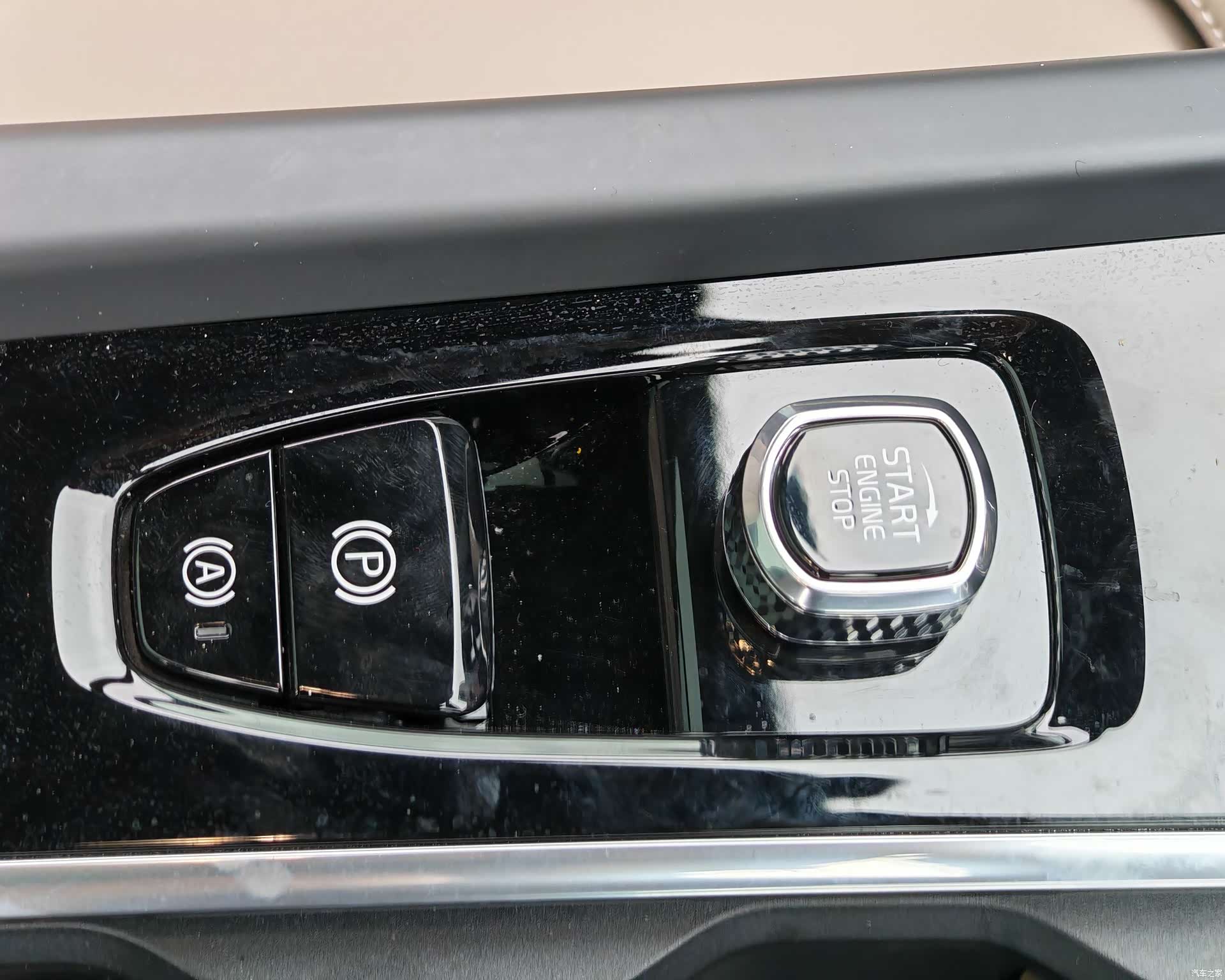 Volvo XC60, 2025 24