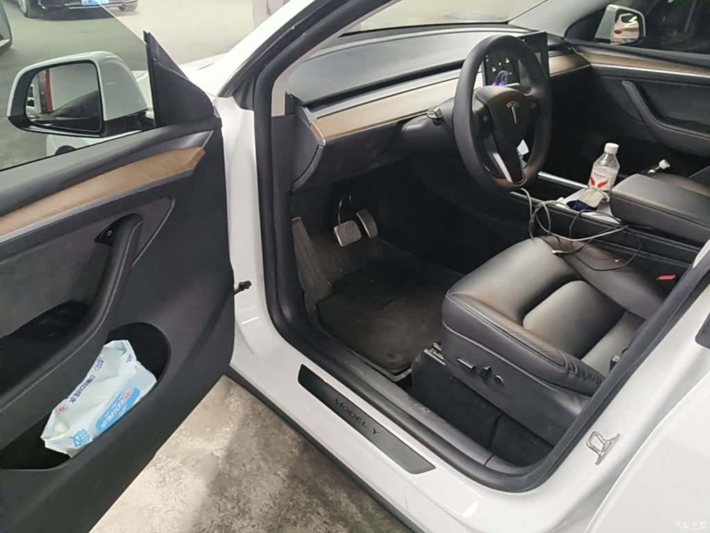 Tesla Model Y, 2021 16