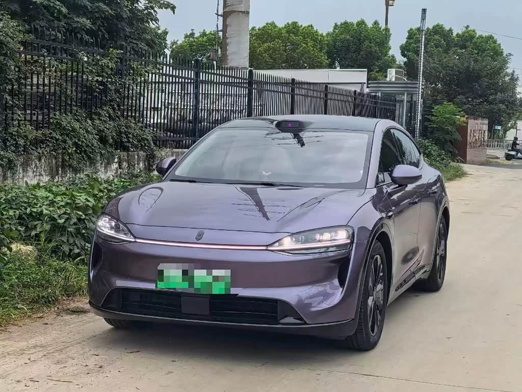 Luxeed R7
