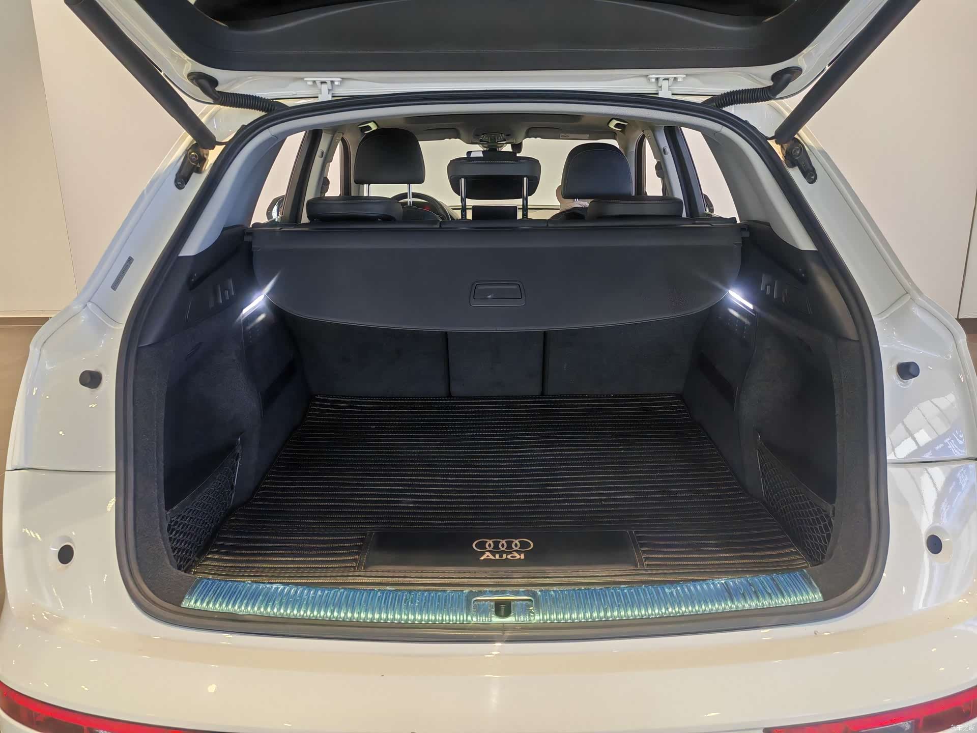 Audi Q5L, 2020 8