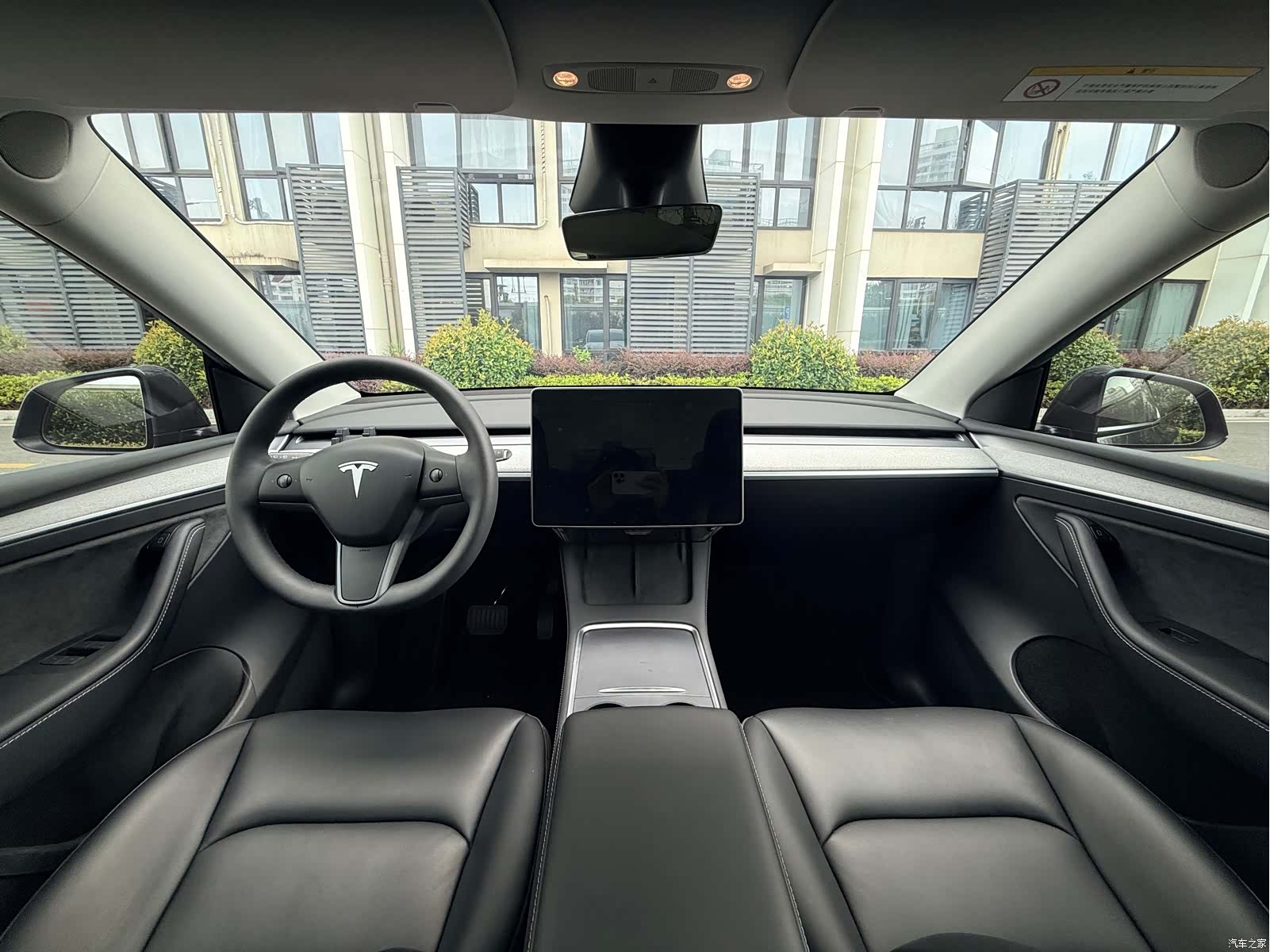 Tesla Model Y, 2024 25