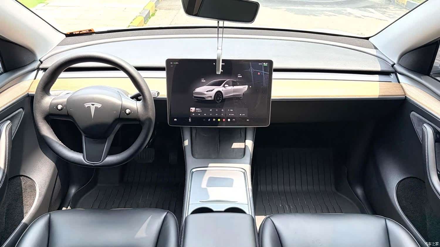 Tesla Model Y, 2022 4