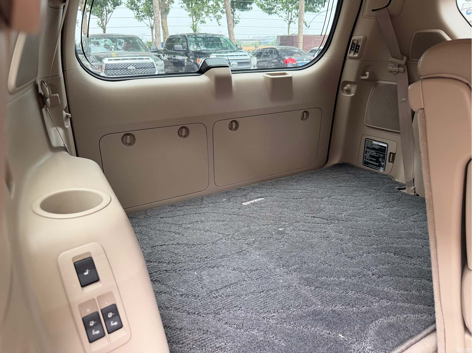 Toyota Prado, 2011 15