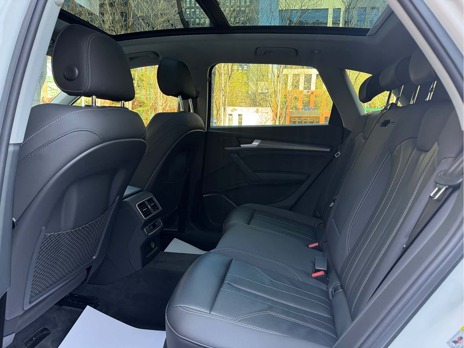 Audi Q5L, 2022 14