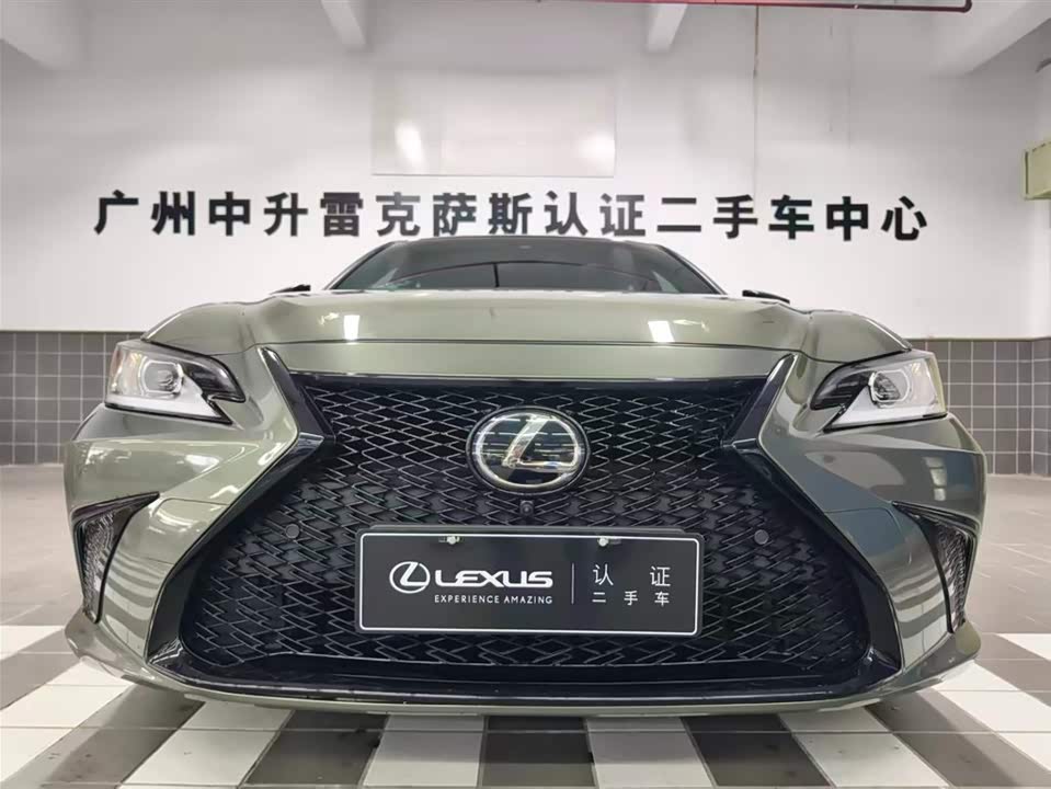 Lexus ES