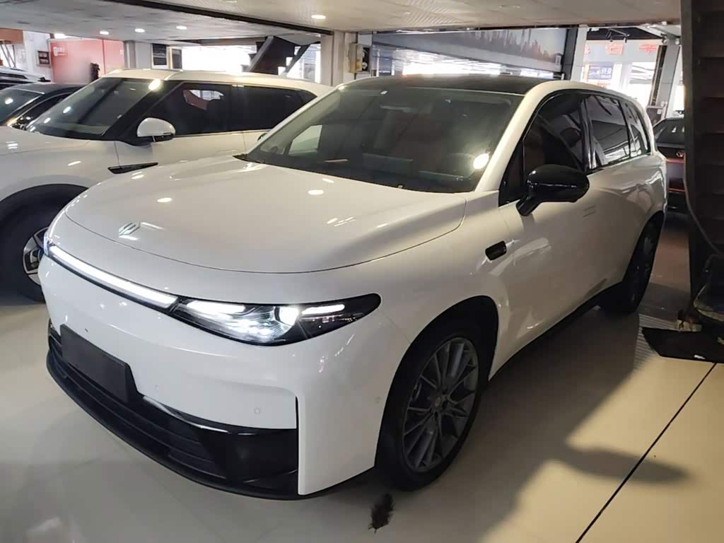 Leapmotor C10