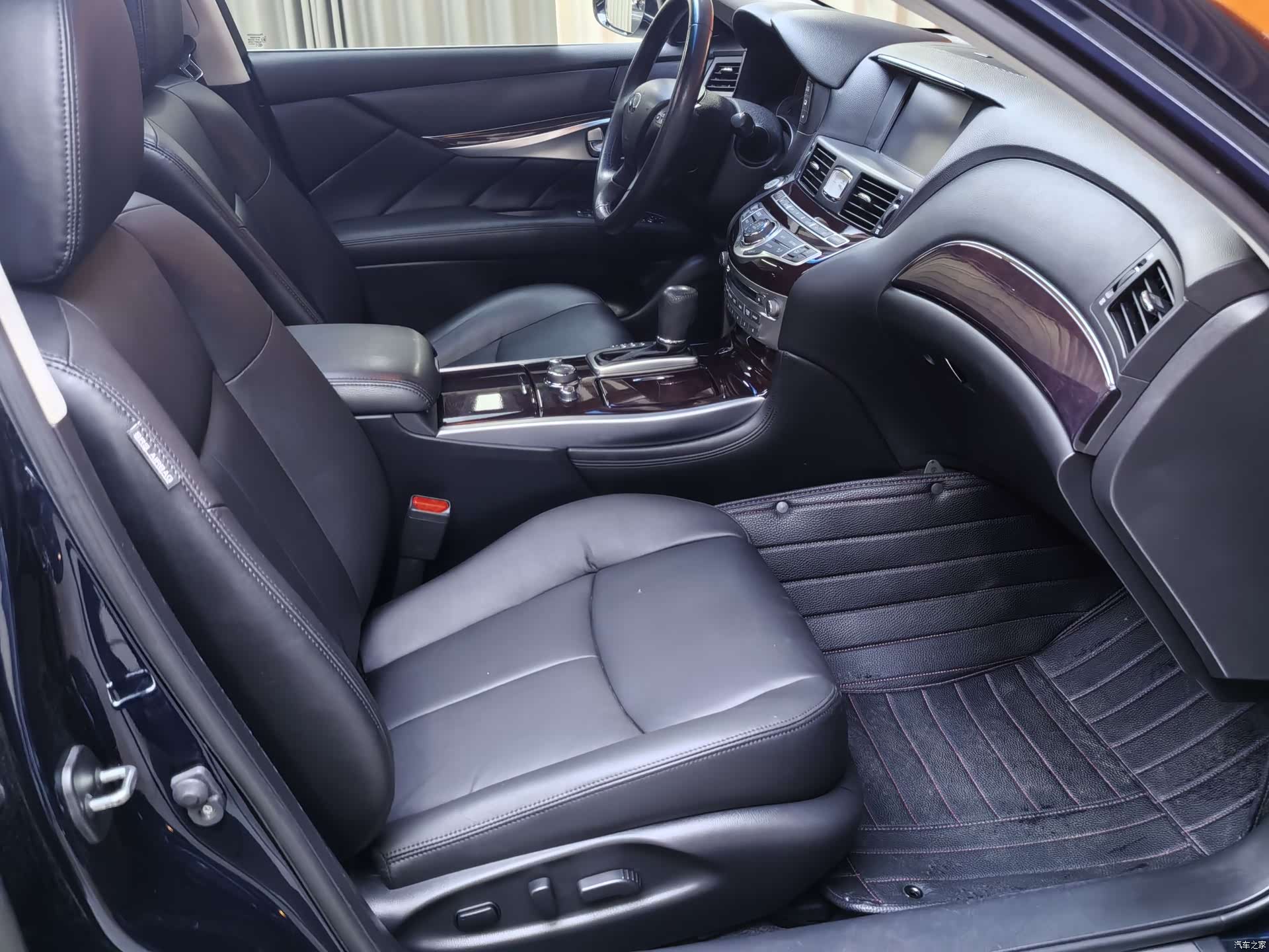 Infiniti Q70, 2020 13