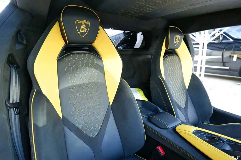 Lamborghini Revuelto, 2025 13
