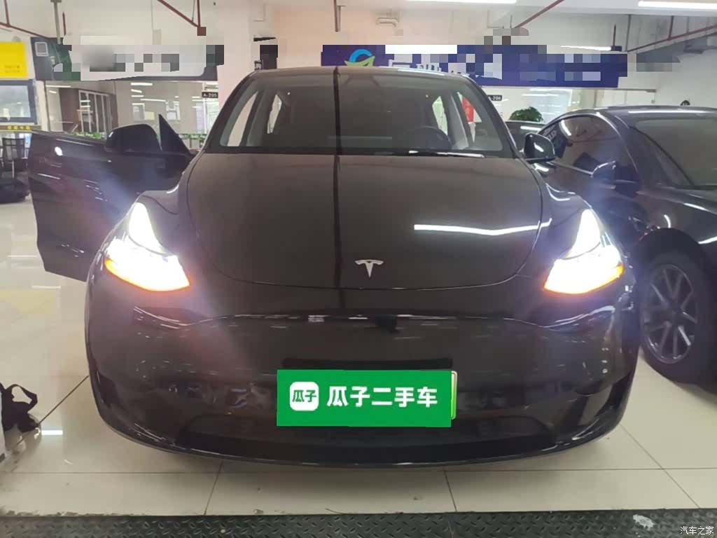Tesla Model Y, 2022 3