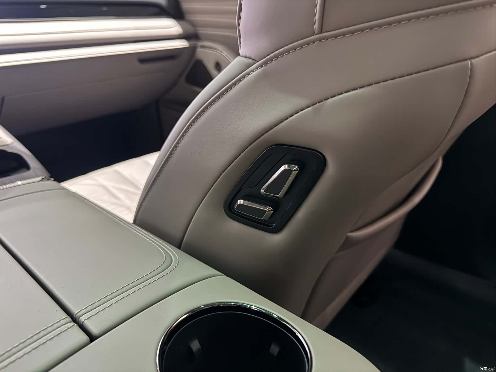 Geely 8, 2025 16