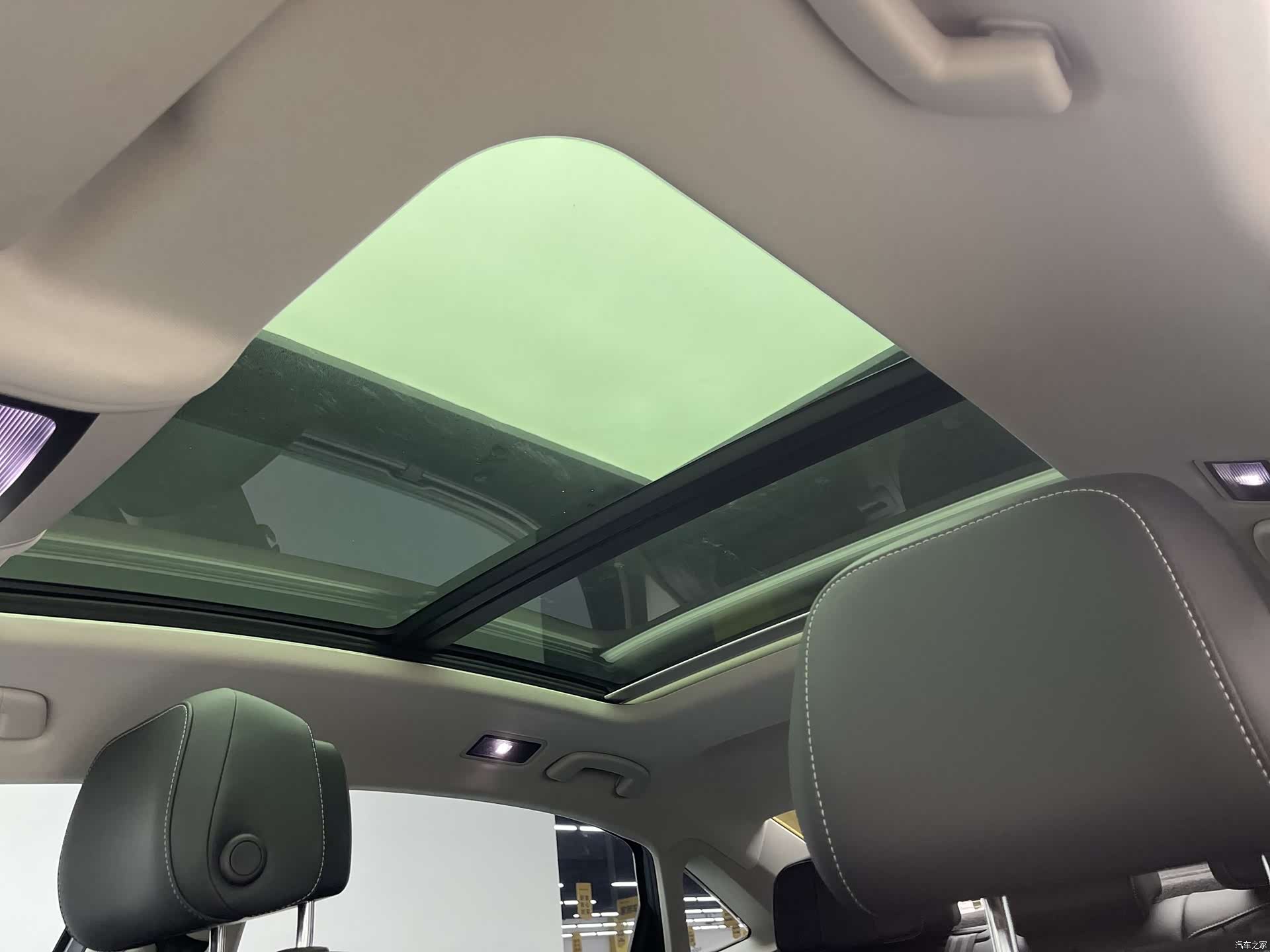 Volkswagen Passat, 2022 13