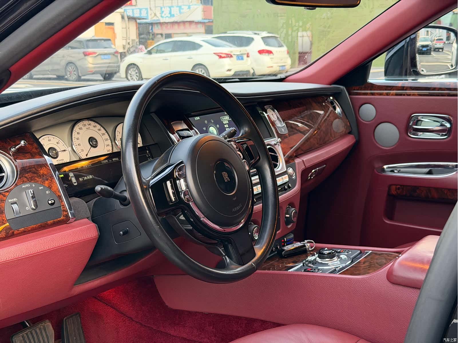 Rolls-Royce Ghost, 2011 4