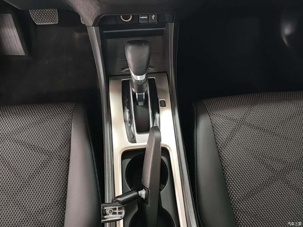 Honda Jade, 2015 14