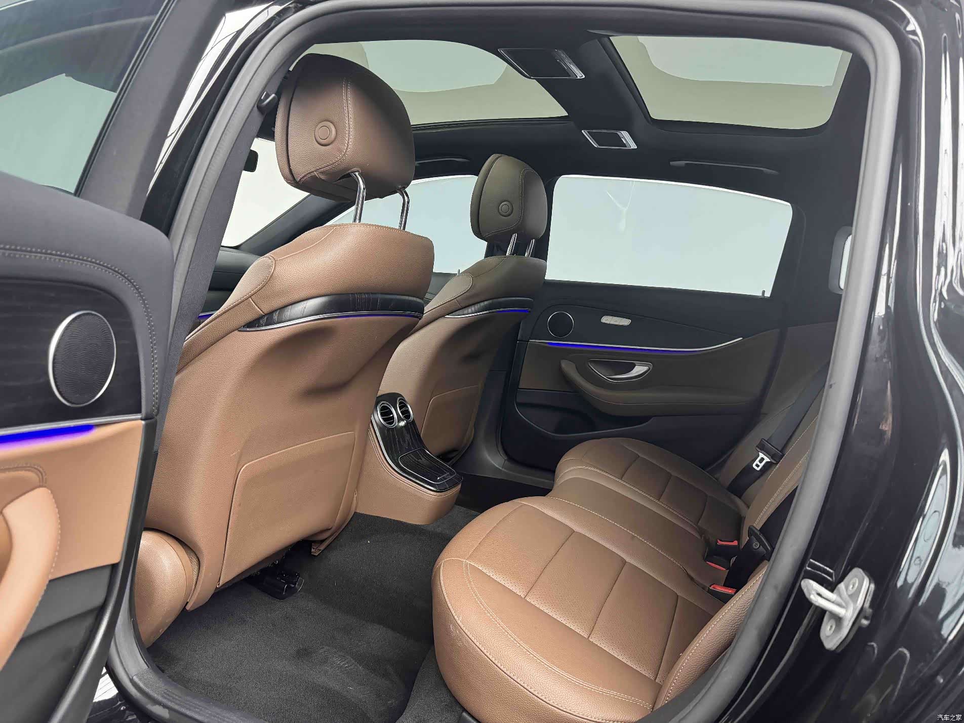 Mercedes-Benz E-Class, 2023 13