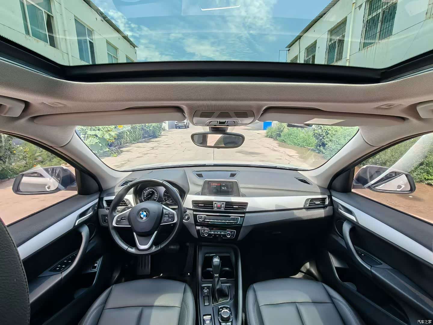 BMW X1, 2019 все фото