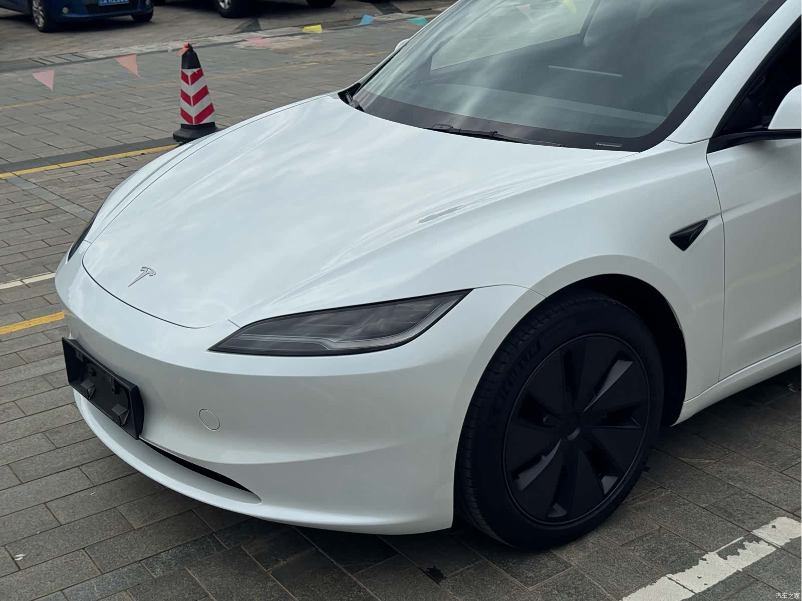 Tesla Model 3, 2025 20