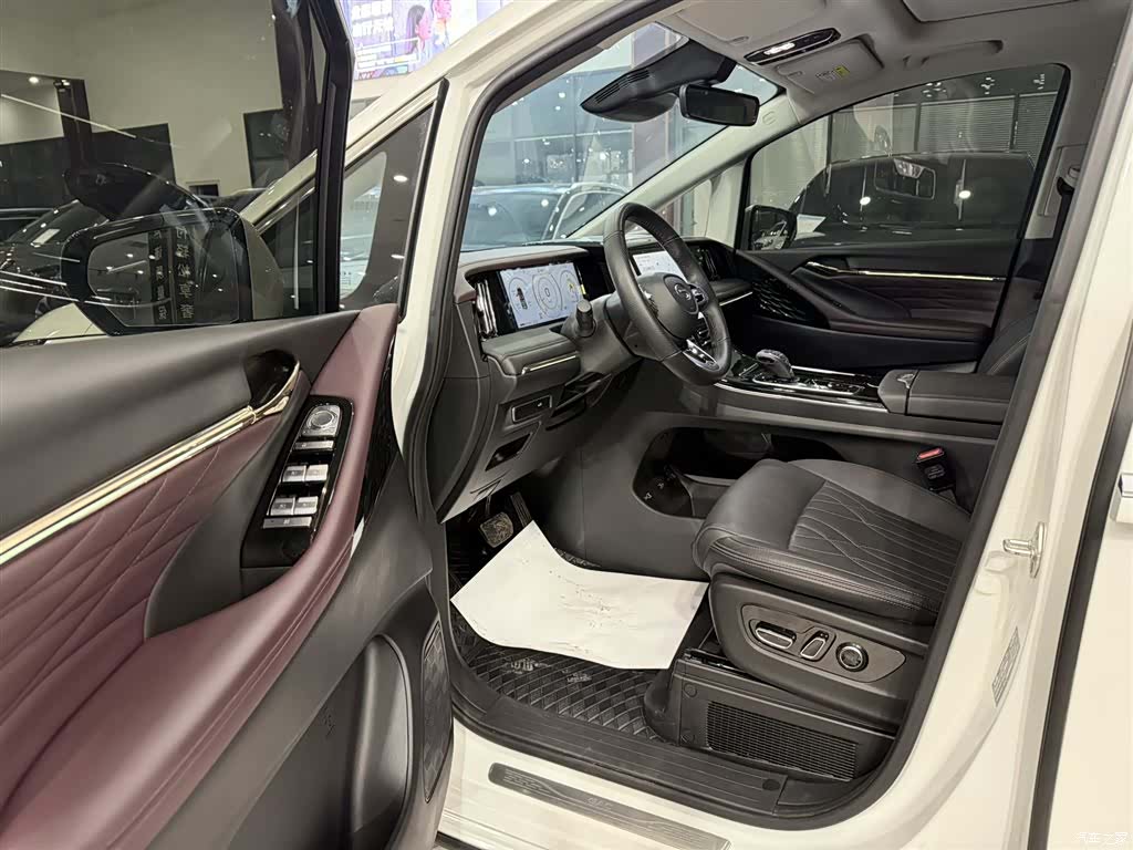Trumpchi M8, 2024 12