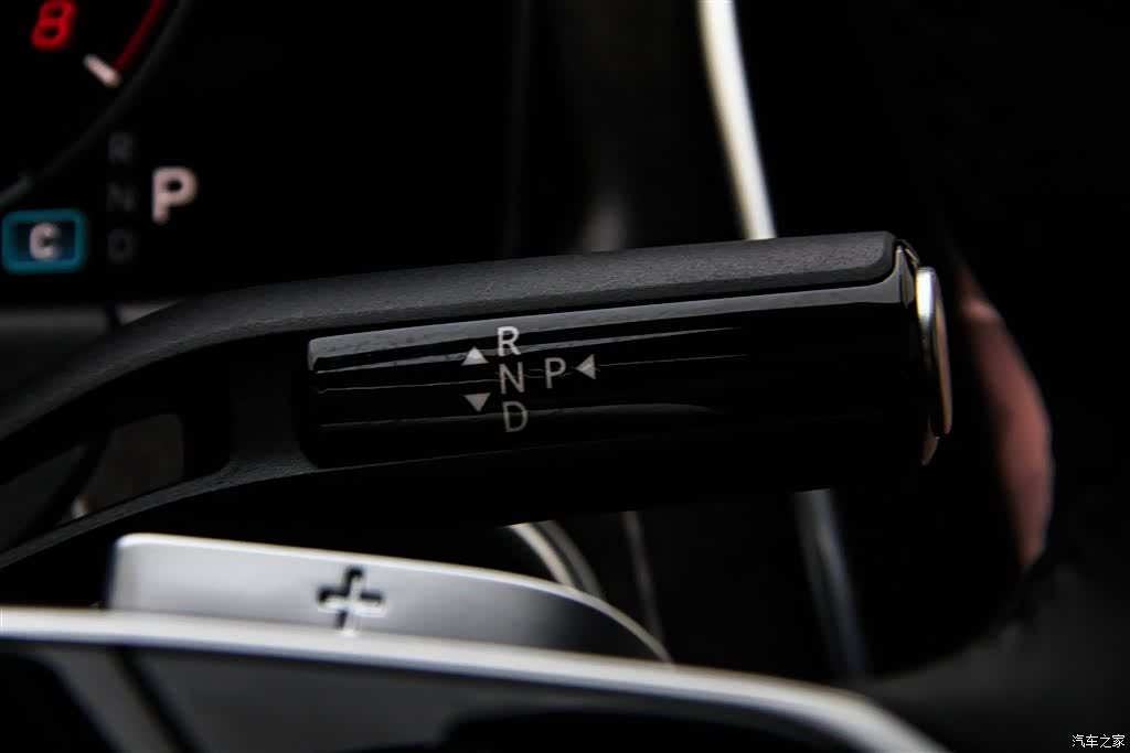 Mercedes-Benz E-Class, 2025 20