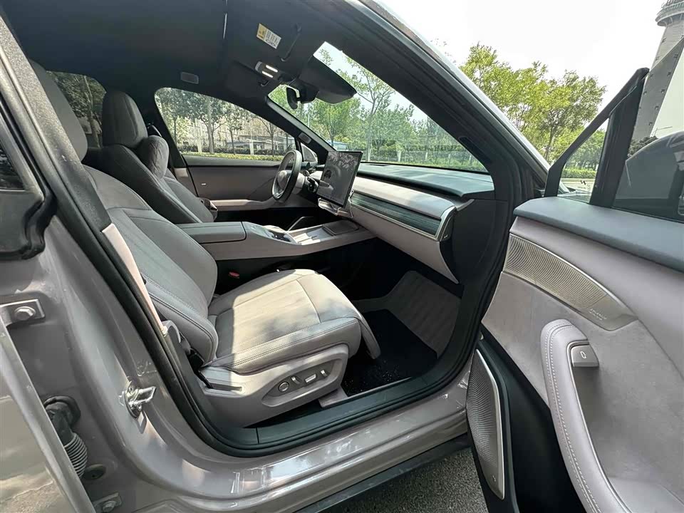 NIO L60