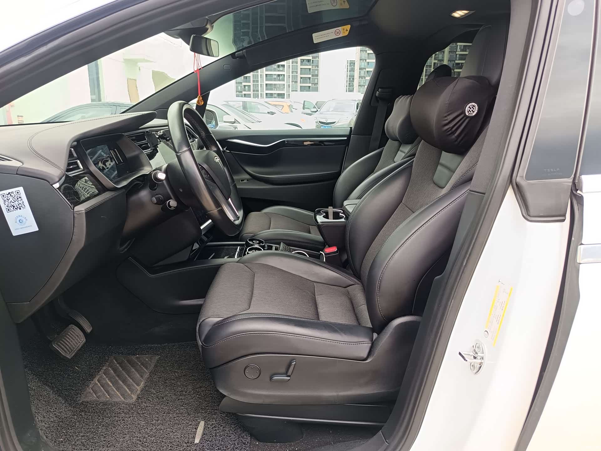 Tesla Model X, 2017 9