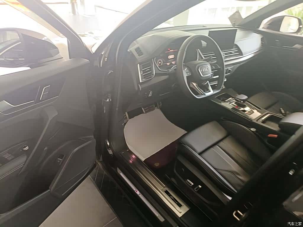 Audi Q5L, 2025 16