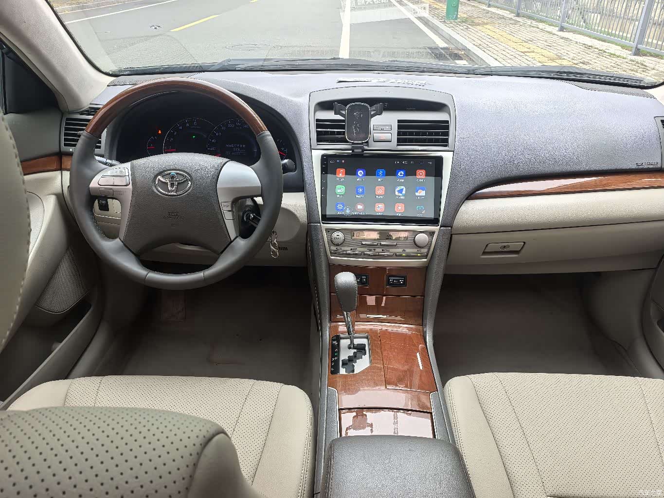 Toyota Camry, 2015 11