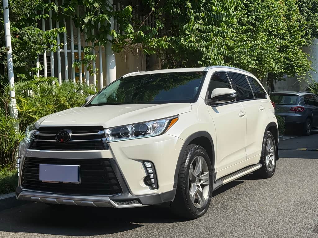 Toyota Highlander 2018 2.0T Luxury 7 мест V
