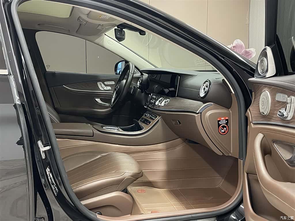 Mercedes-Benz E-Class, 2022 17