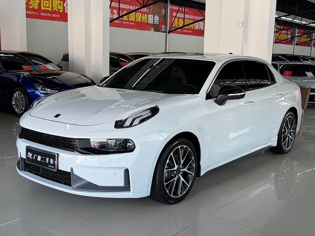 Lynk & Co 03