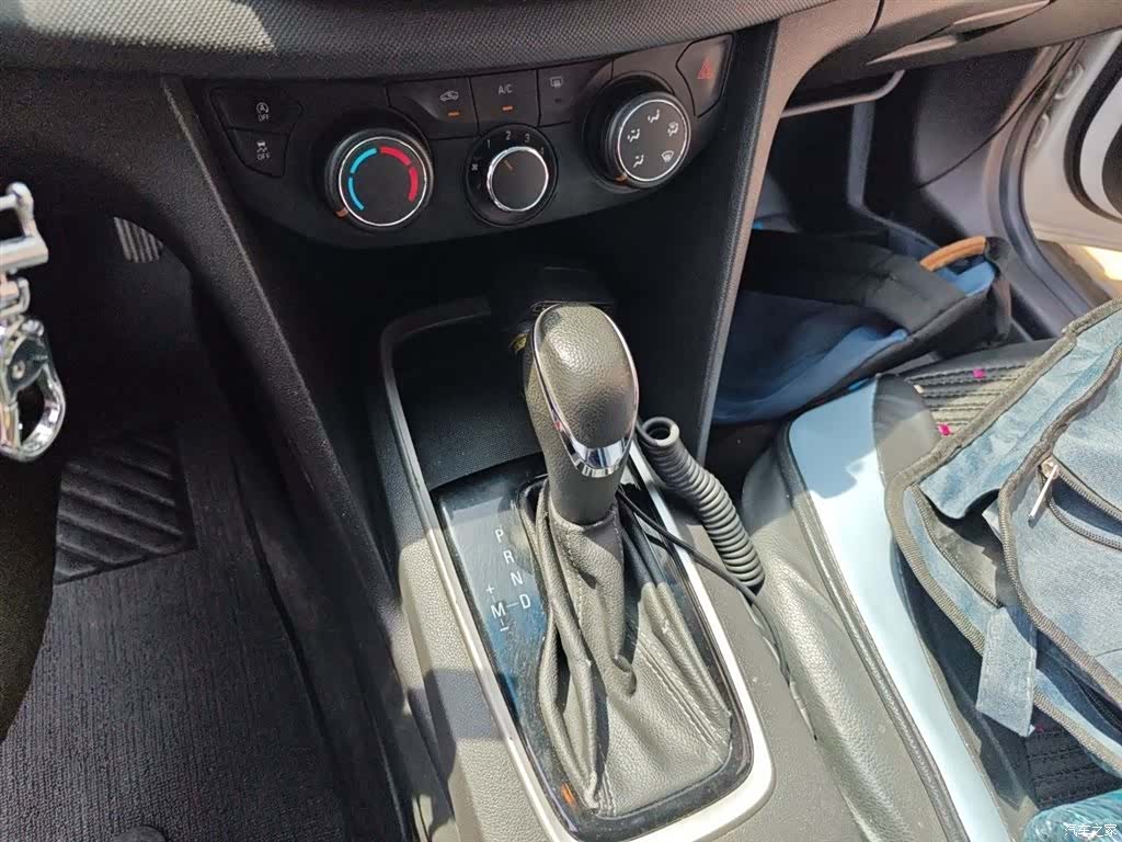 Chevrolet 320, 2018 7