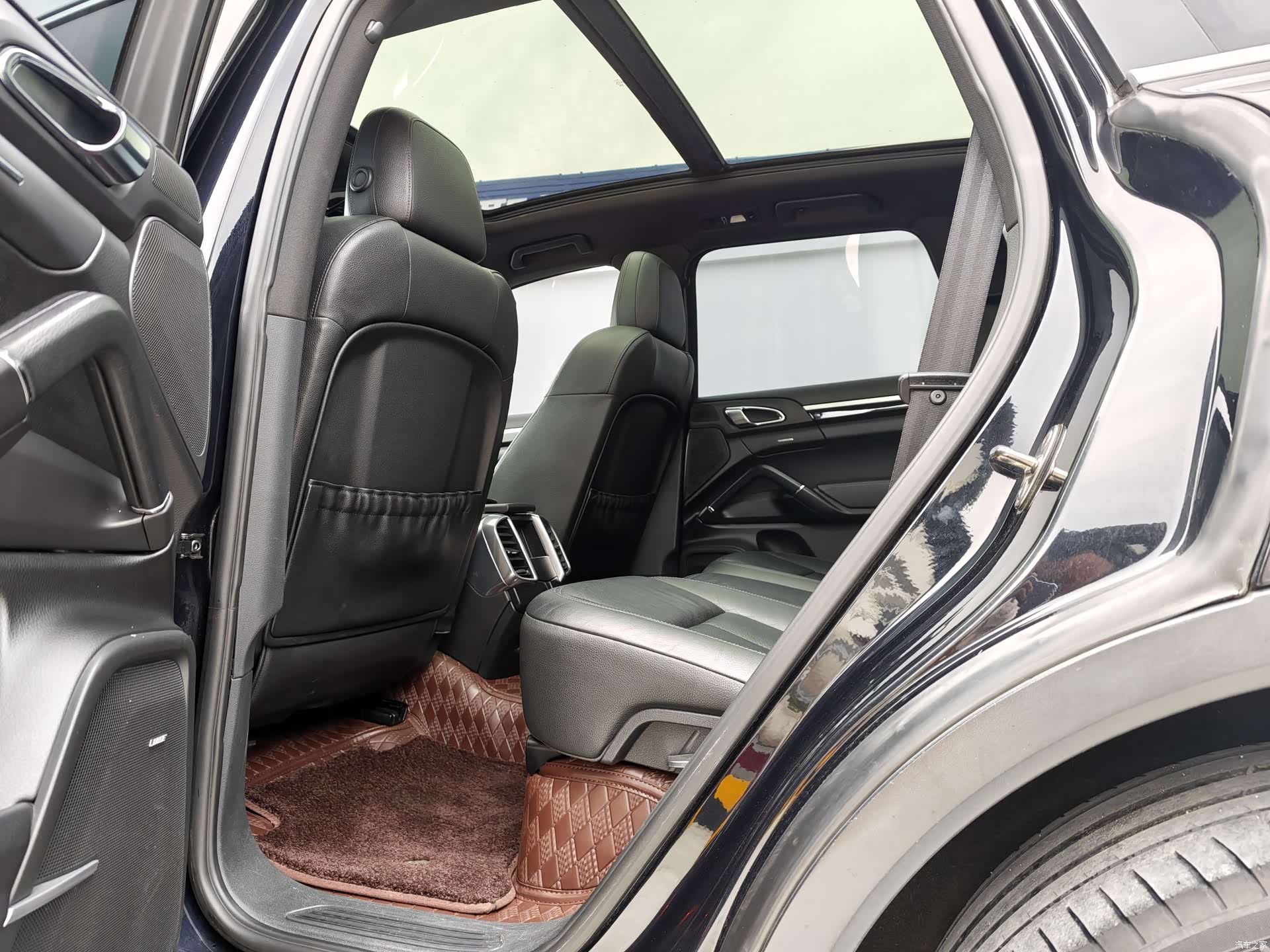 Porsche Cayenne, 2013 11
