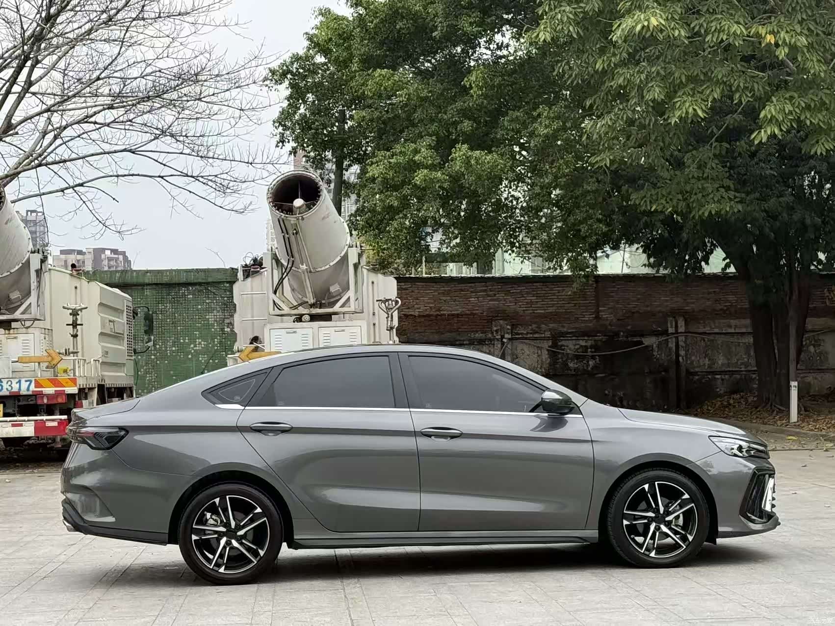 Geely Binray, 2023 14