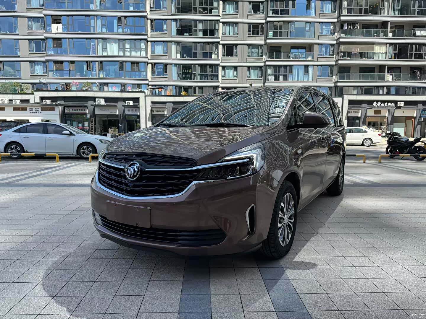Buick GL8, 2022 3