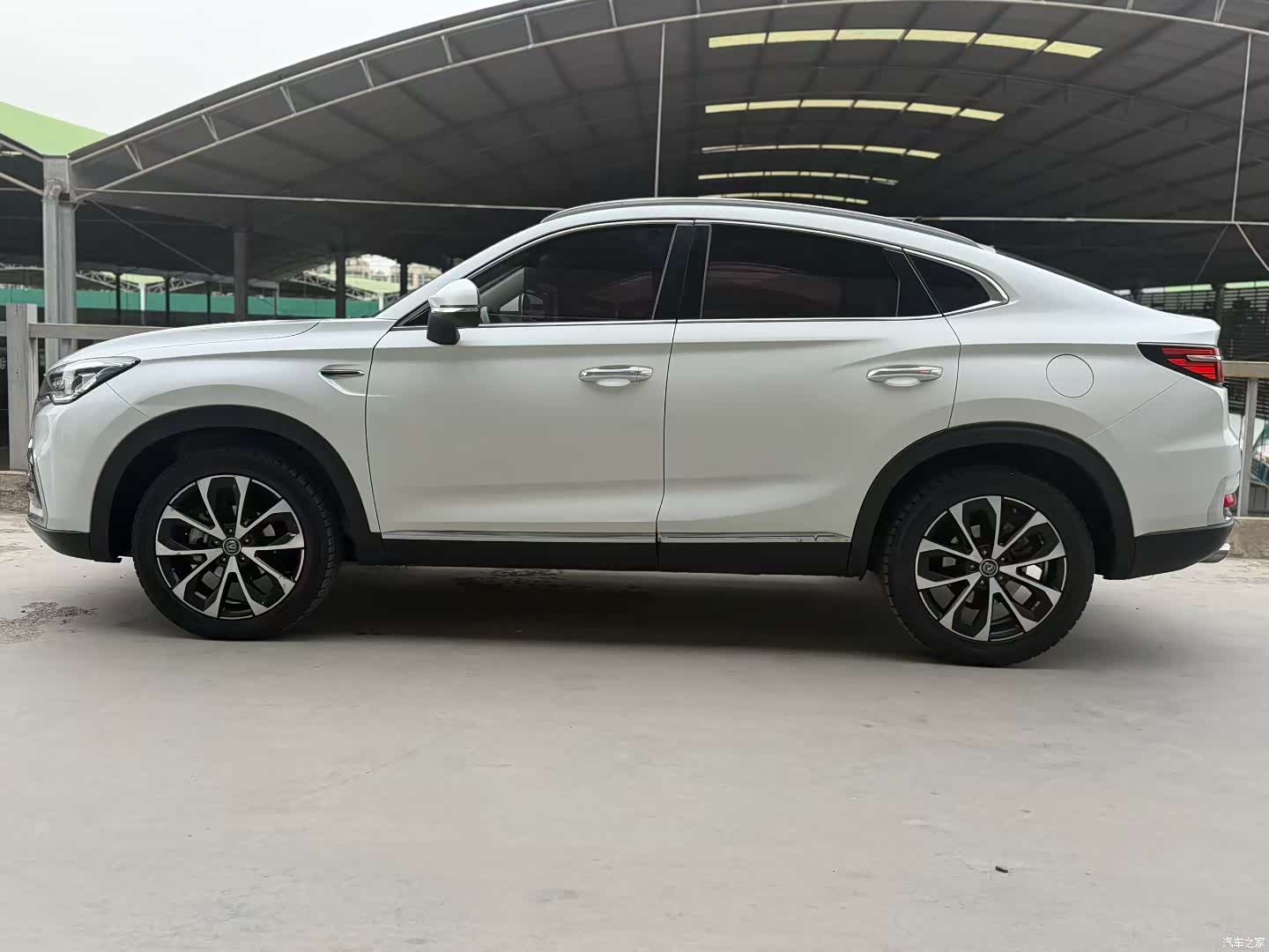 Changan CS85, 2019 все фото