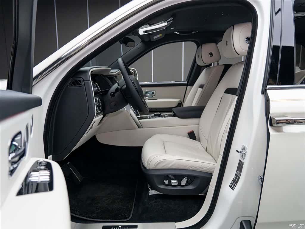 Rolls-Royce Cullinan, 2022 все фото