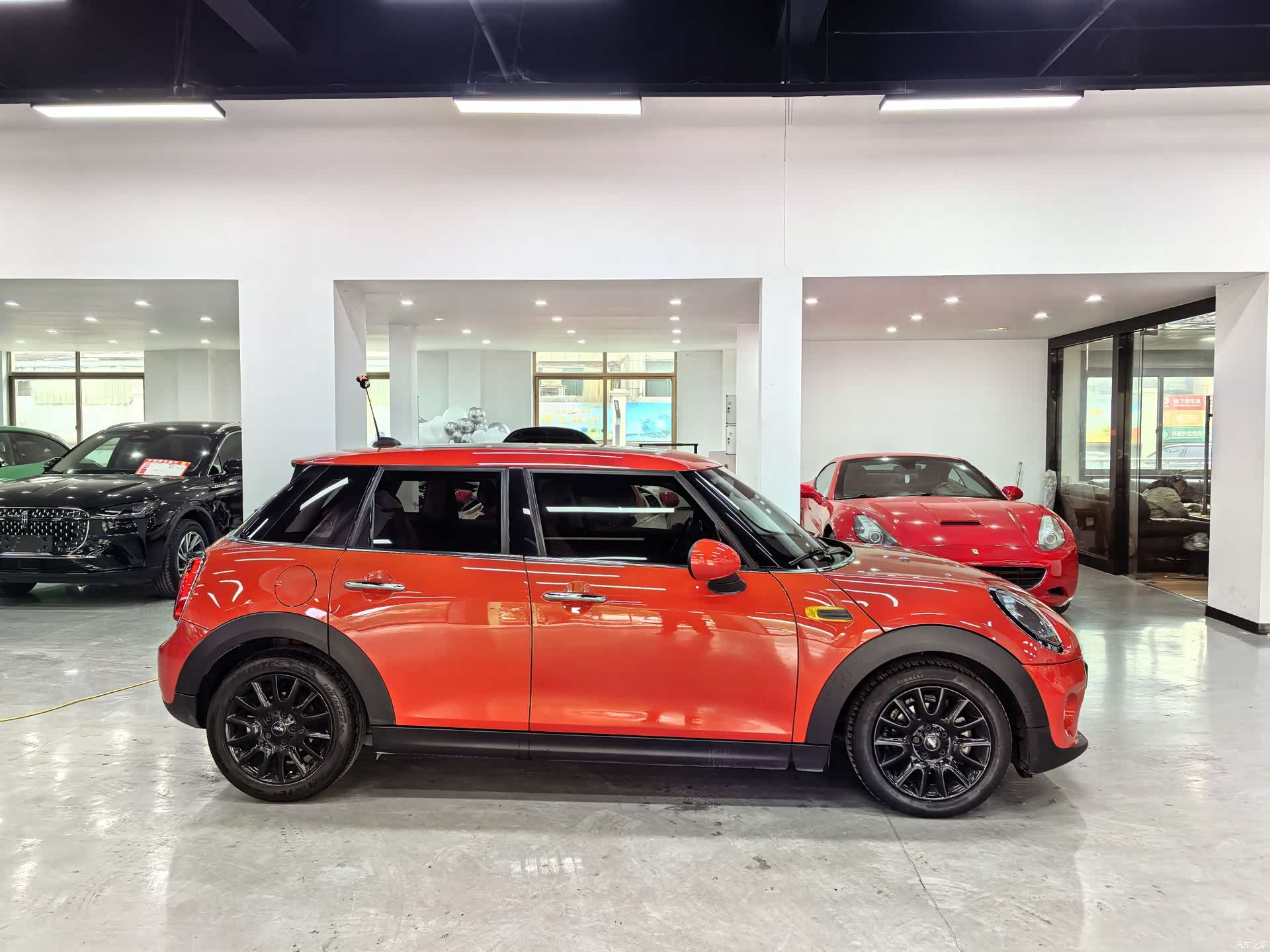 Mini ONE, 2019 4