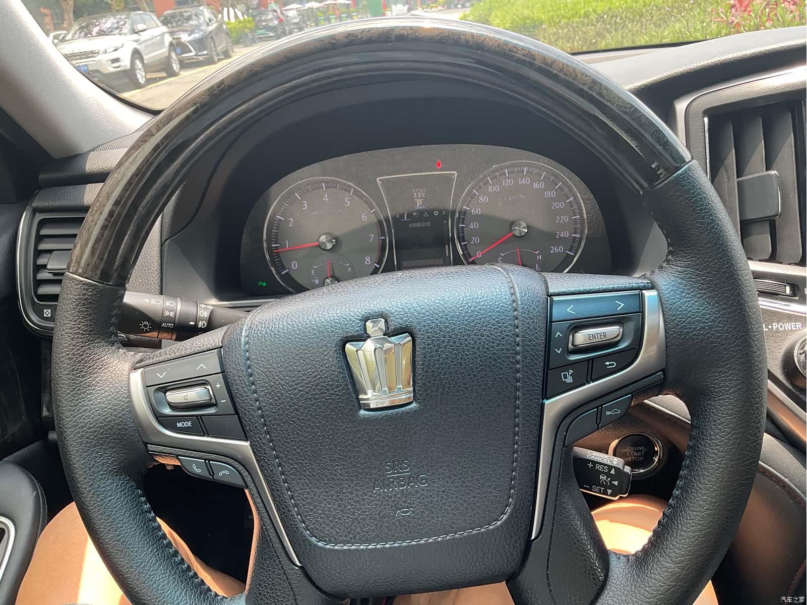 Toyota Crown, 2016 11