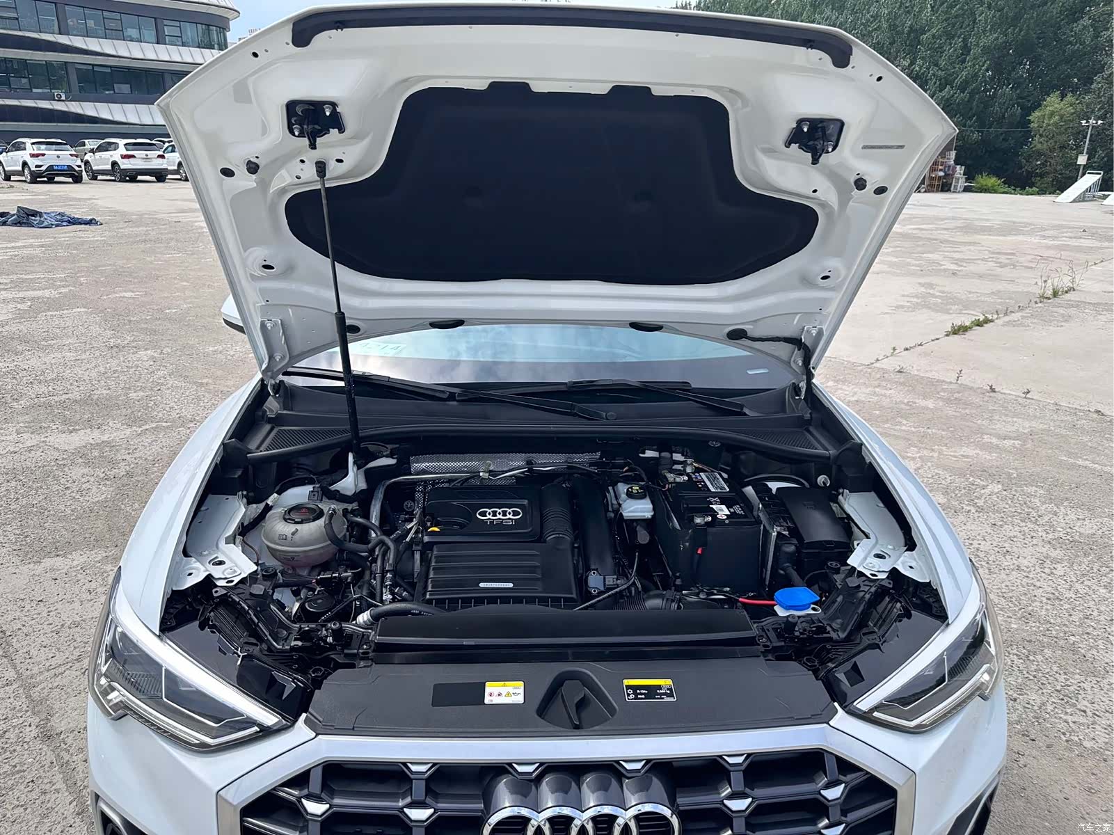 Audi Q3, 2023 10
