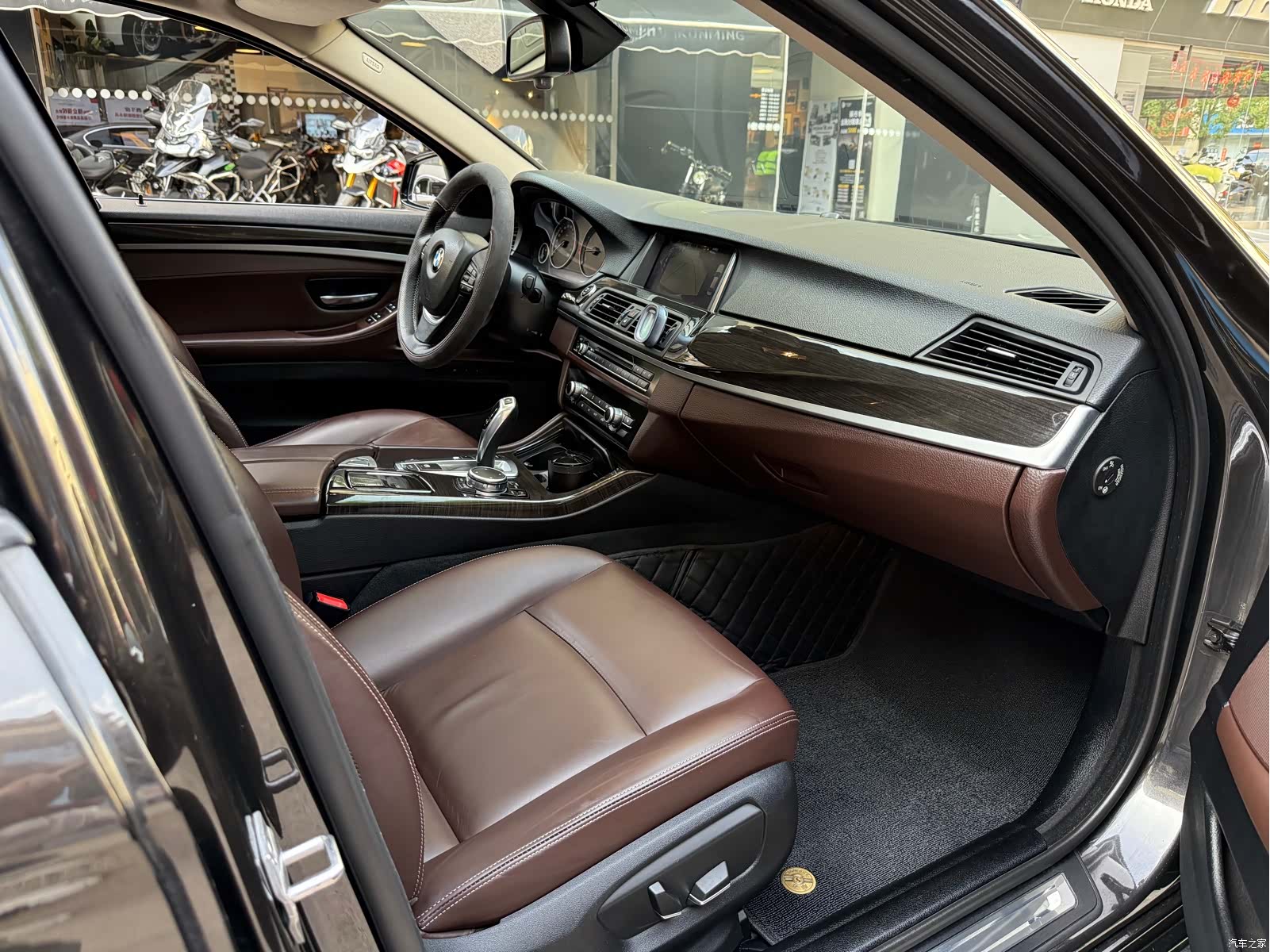 BMW 5 Series, 2016 23