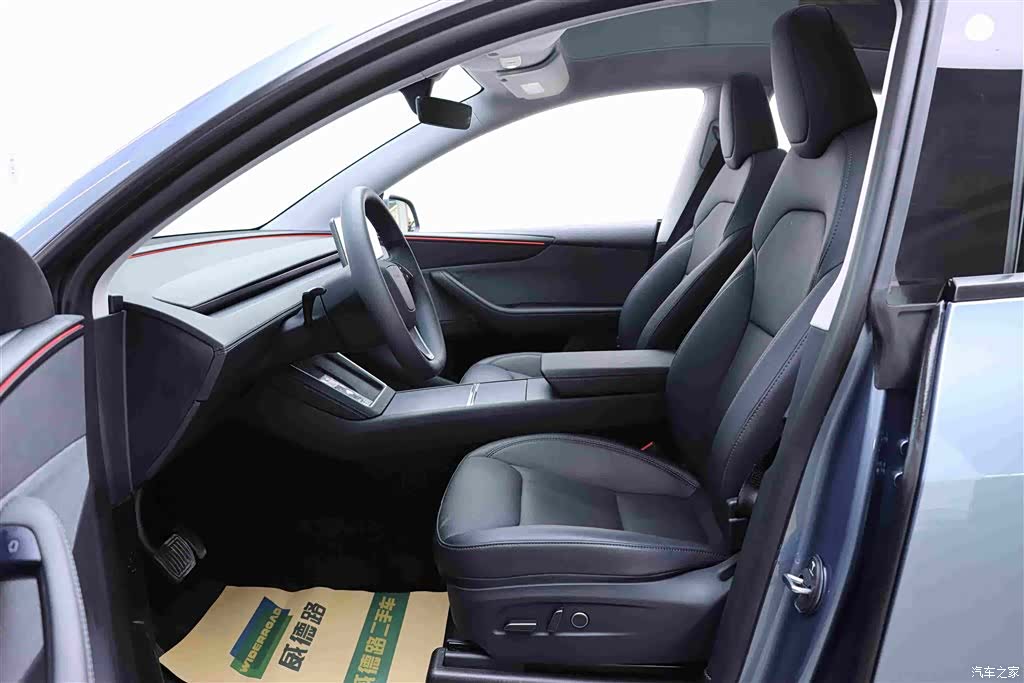 Tesla Model Y, 2025 13