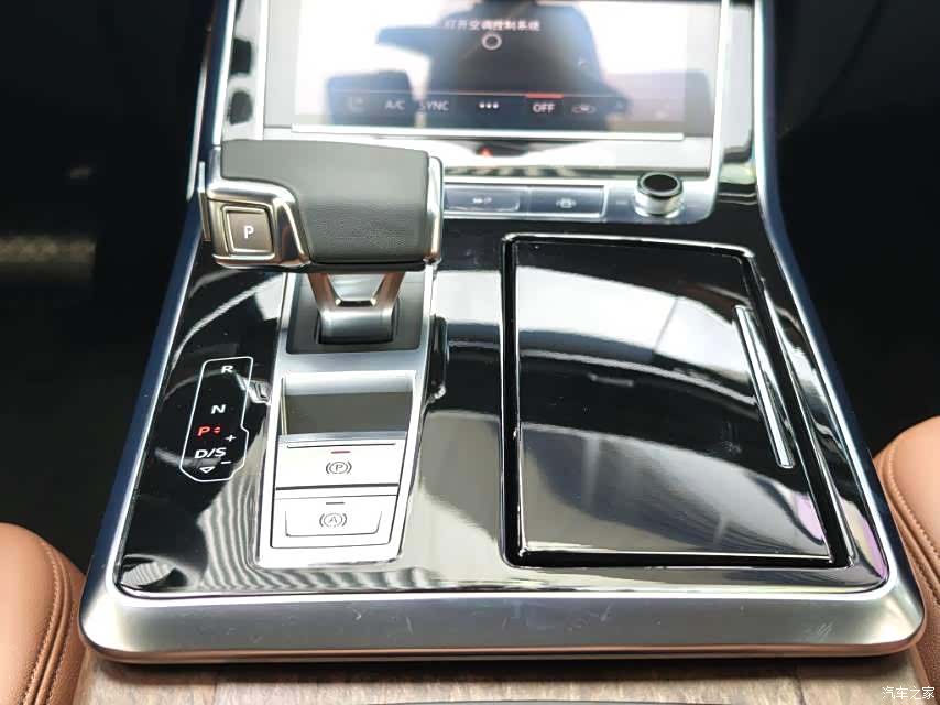 Audi Q7, 2023 8