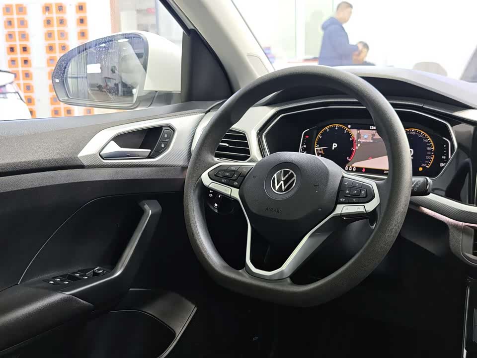 Volkswagen Exploring the shadow